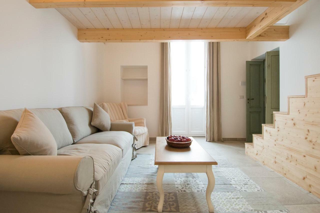 Dimora Via Vitti - Puglia Mia Apartments モノーポリ エクステリア 写真